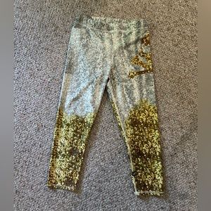 Soul Cycle Capri leggings gold/silver size M